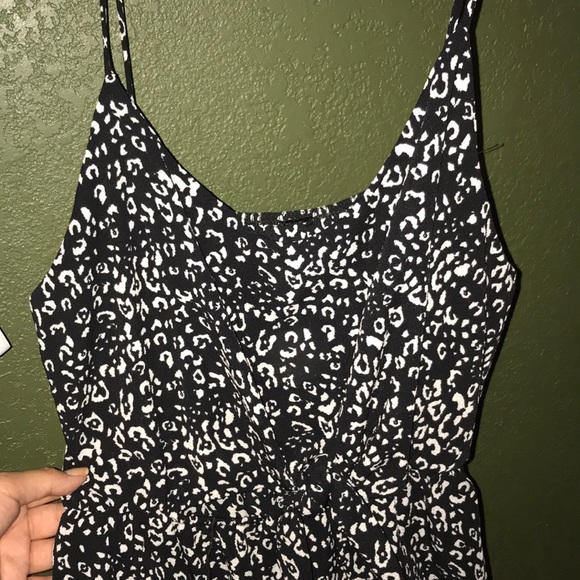 Romper - Picture 2 of 4